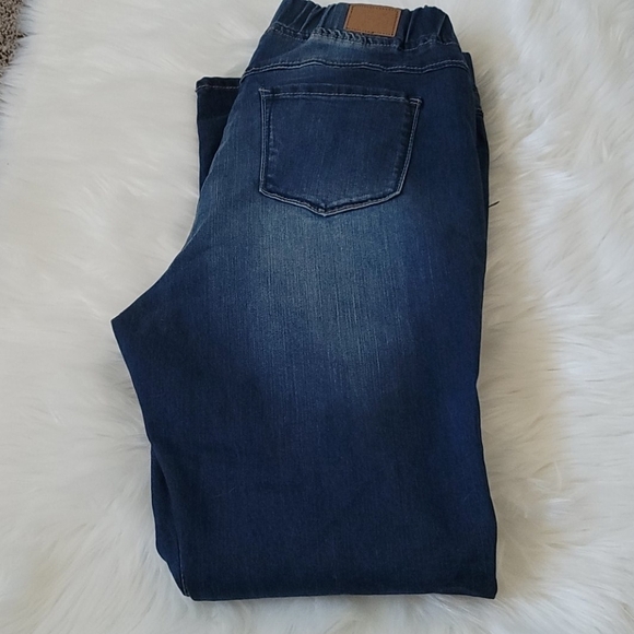 Cato dark wash factory distressed jeggings - Picture 6 of 13